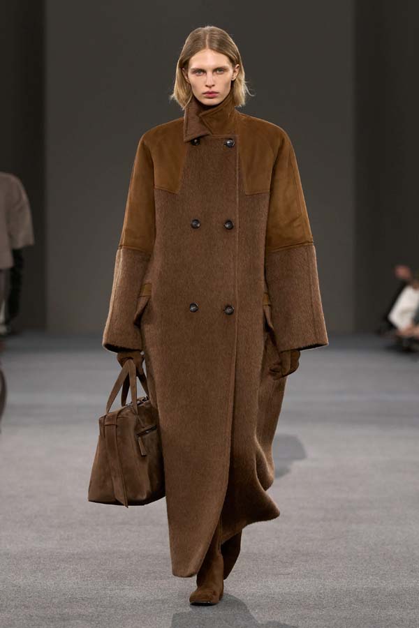 Ancient & Modern: Fall-Winter 2026 Fashion Show | Max Mara
